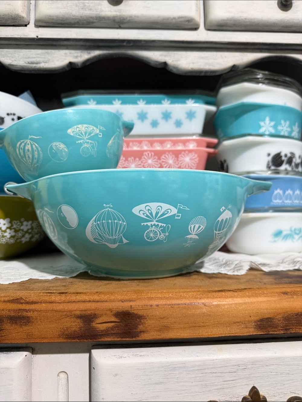 Pyrex Turquoise Hot air balloons PROMO chip and dip mixing bowl set